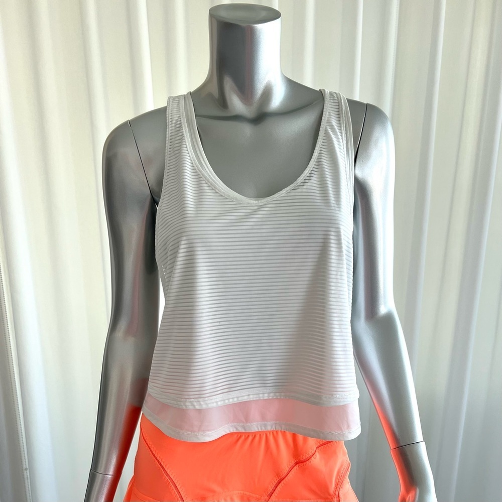 Lululemon sport tank top size 4 US